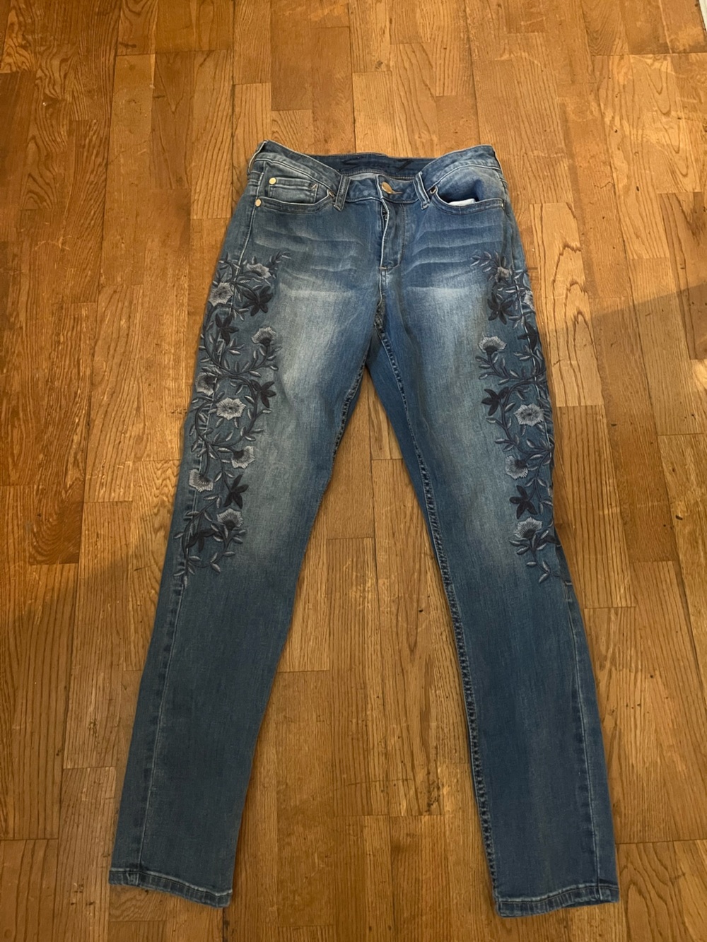 Seven7 Blue Floral-Appliqué Skinny Jeans
